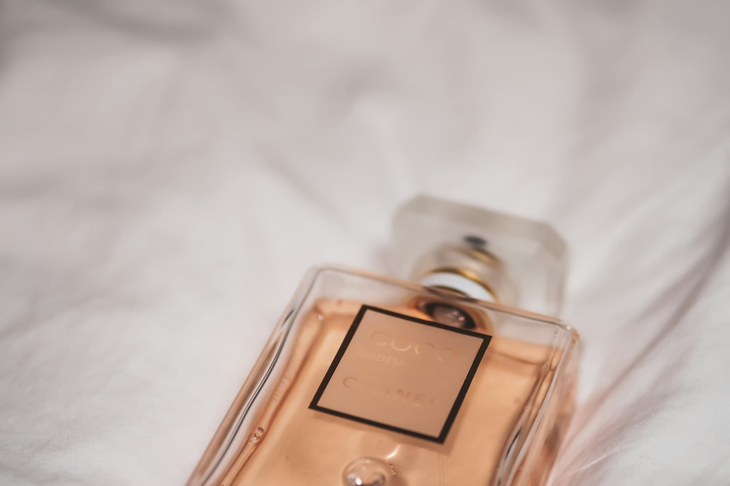 Luxury perfume background